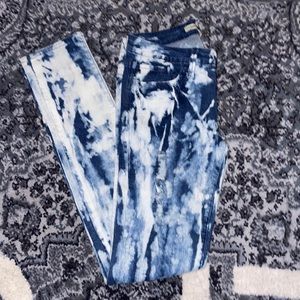 Marbled distressed jeans